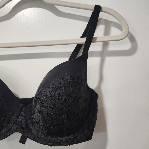 Victoria's Secret Black Lace Lined Demi Bra Size 32DD - Picture 2 of 4